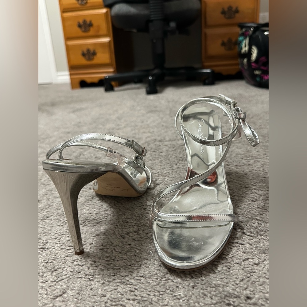 Oscar de la Renta Shimmering Silver Heels